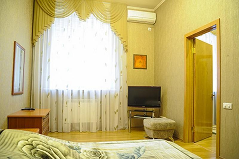 ホテル Bilyj Rojal Zaporizhia 部屋 写真