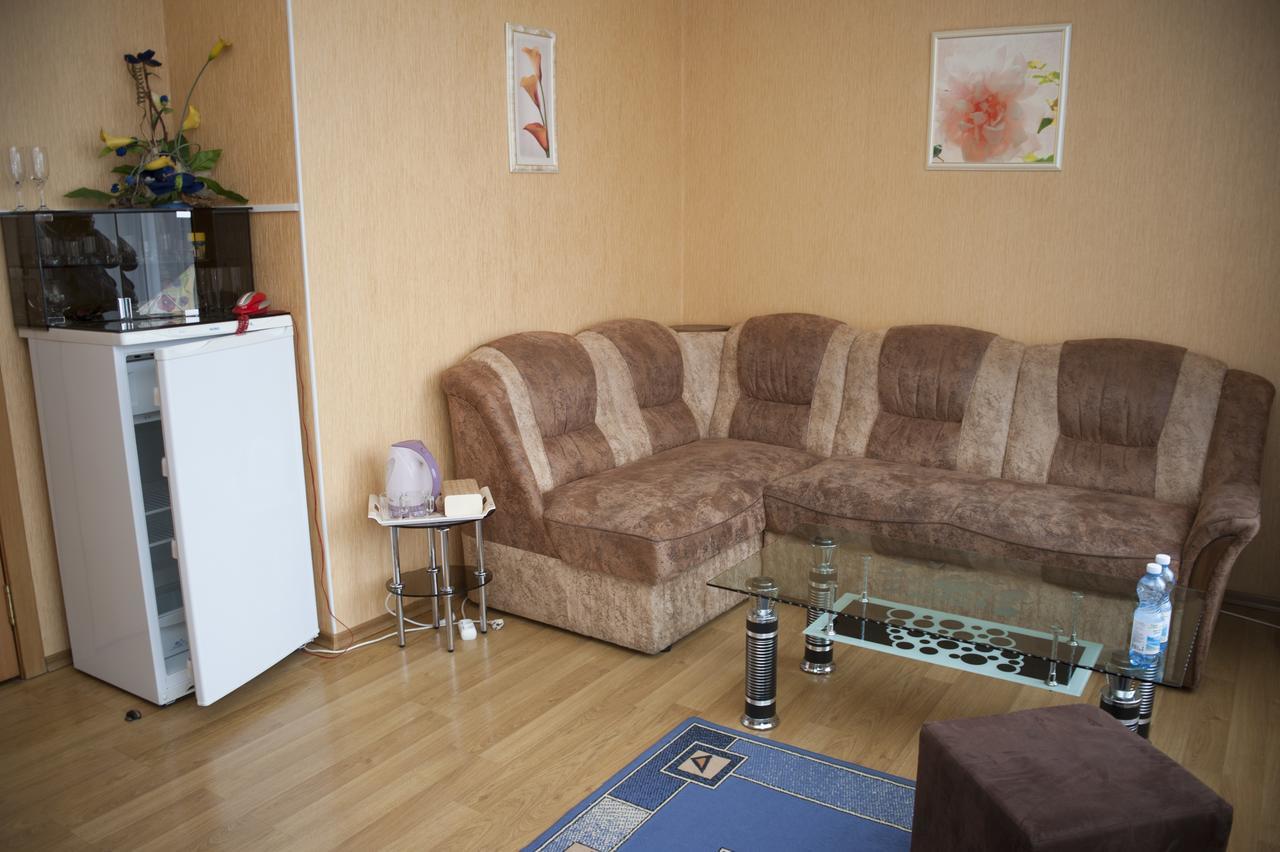 ホテル Bilyj Rojal Zaporizhia エクステリア 写真