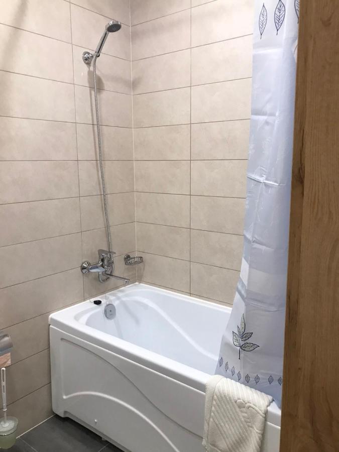 ホテル Bilyj Rojal Zaporizhia エクステリア 写真